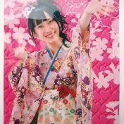 Rena waving in kimono